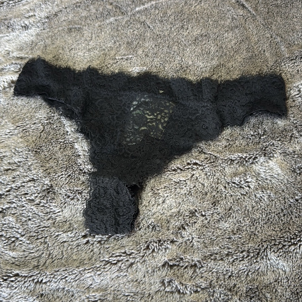 NWT Aerie Thong Underwear in Black Lace Small